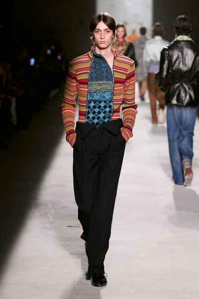Look 29